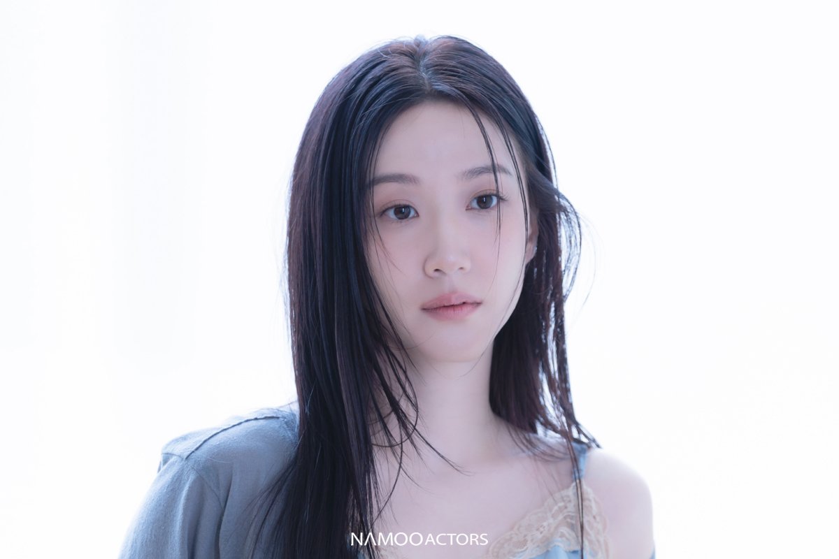 画报拍摄幕后花絮心动释出，从始至终皆是治愈心弦的极乐坐标